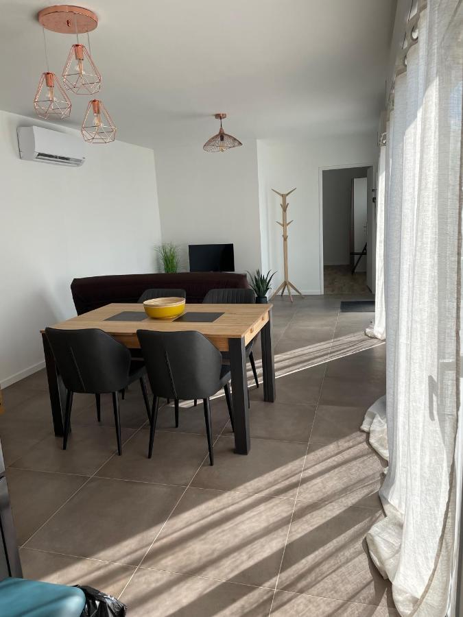 Maison Fleurs De Lys, Climatisee, Wifi Et Parking Privee Gratuit, Lave-Linge, Vernon Giverny 外观 照片